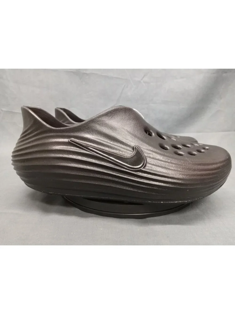 Nike ReactX Rejuven8 Slip-On Triple Black Boys Size 6 NEW WITH TAGS!